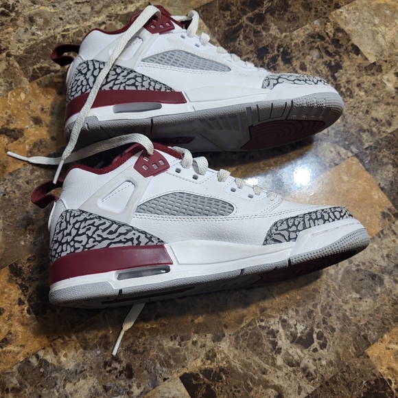 Jordan Spizike Low Boys 4 - Picture 3 of 4